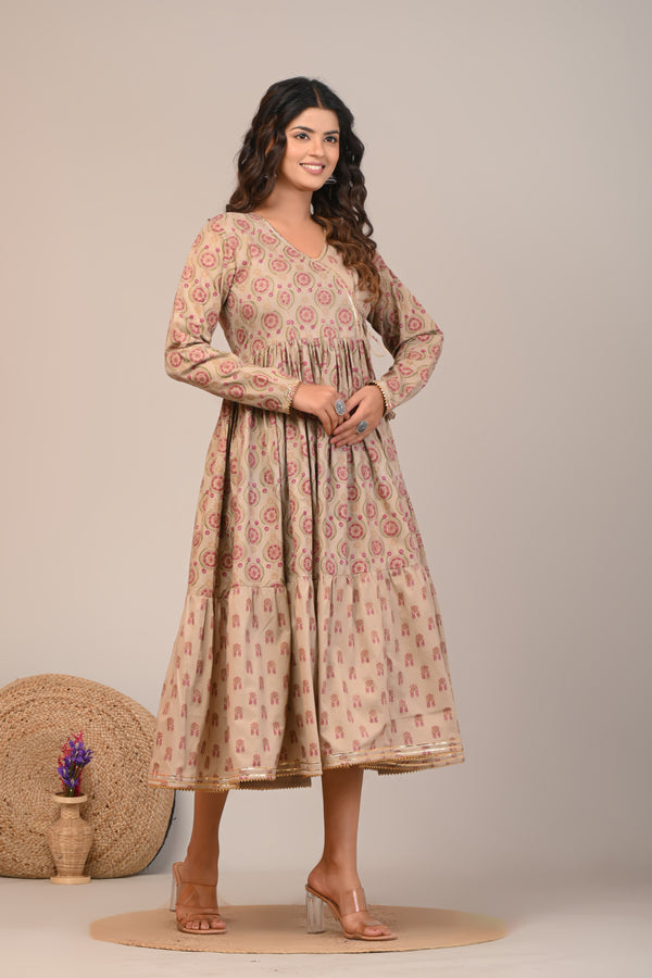 राजपूती पोशाक के लिए ऐसे चुने बेस्ट डिजाइनर कपड़ा। New Design For Rajputi  Poshak/New Banarasi Suit - YouTube